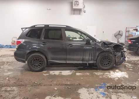 2017 Subaru Forester 2.5I Premium z USA, uszkodzony, nr VIN JF2SJADC0HH517460